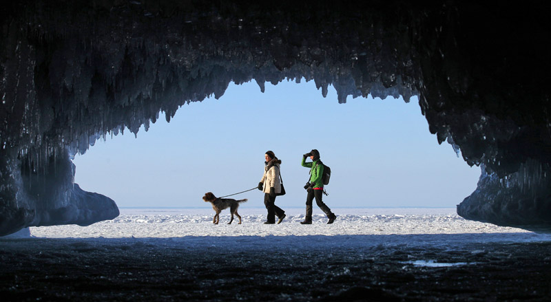 World's largest freshwater lake frozen