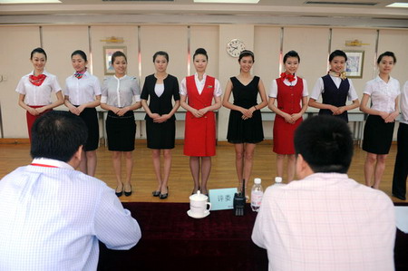 China Eastern to recruit 500 attendants