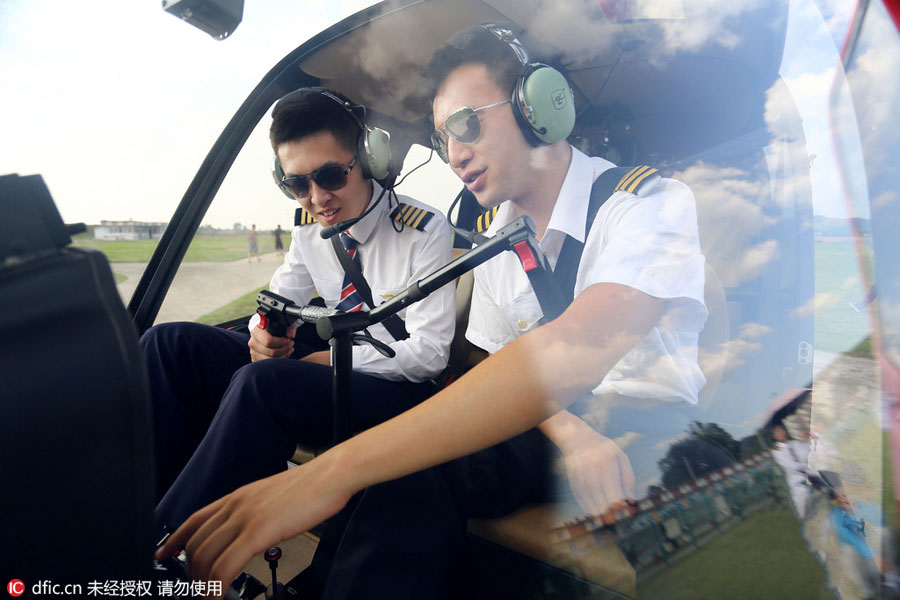 Handsome salary of helicopter pilot lures college applicants