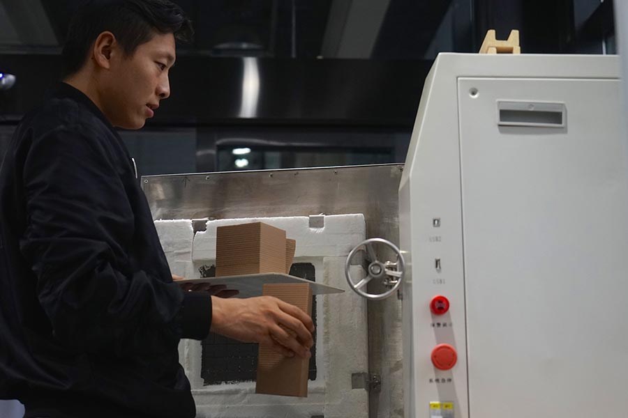 Pottery craftworks made by 3D printer seen in Jingdezhen