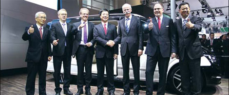 Daimler powers into Beijing show