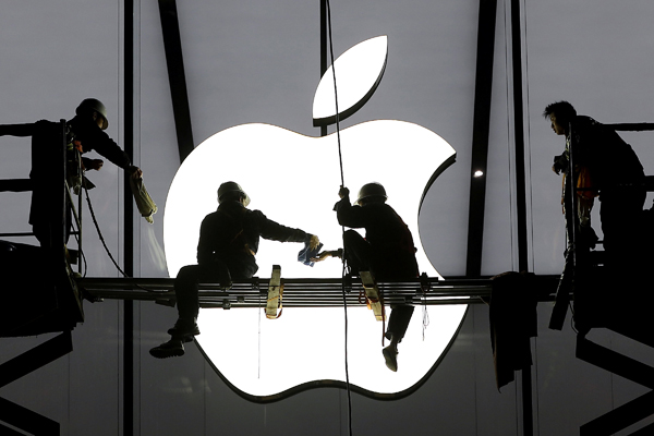 EU demands Apple pays Ireland