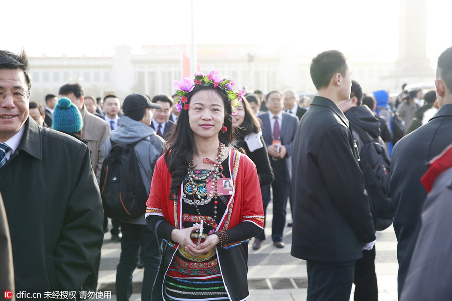 Ethnic minority delegates attend NPC session