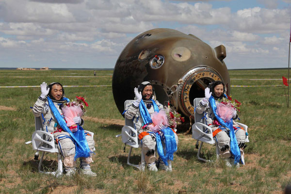 Shenzhou X spacecraft mission a success