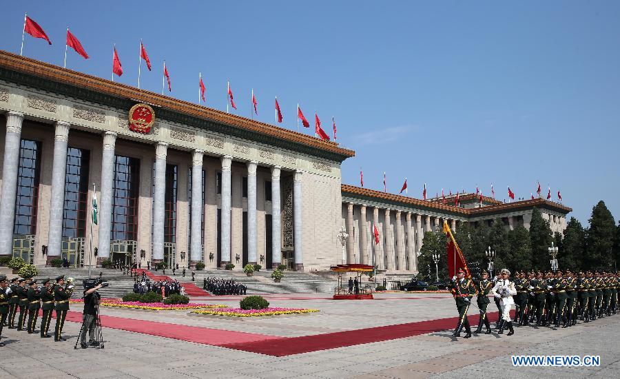 Premier Li holds welcome ceremony for Indian counterpart Modi