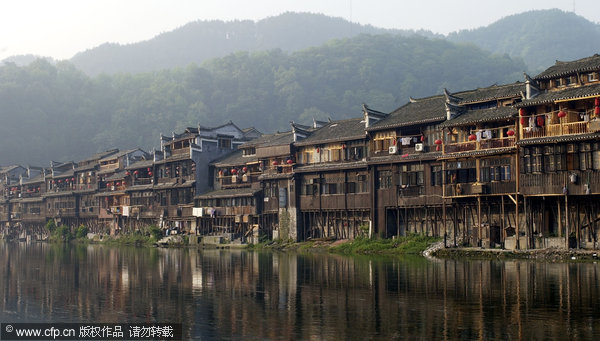 Fire destroys famous 'Hanging House' villages