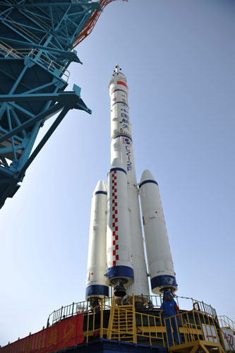 Shenzhou X spacecraft set for launch