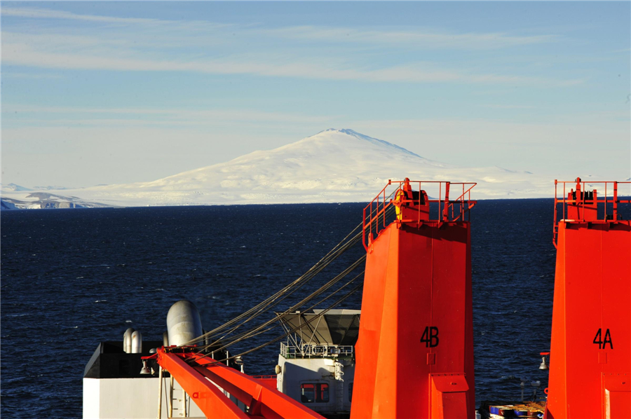 Xuelong departs Victoria Land for Great Wall Station