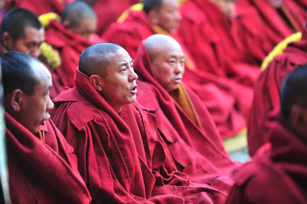 10 monks pass highest Tibetan Buddhism exam