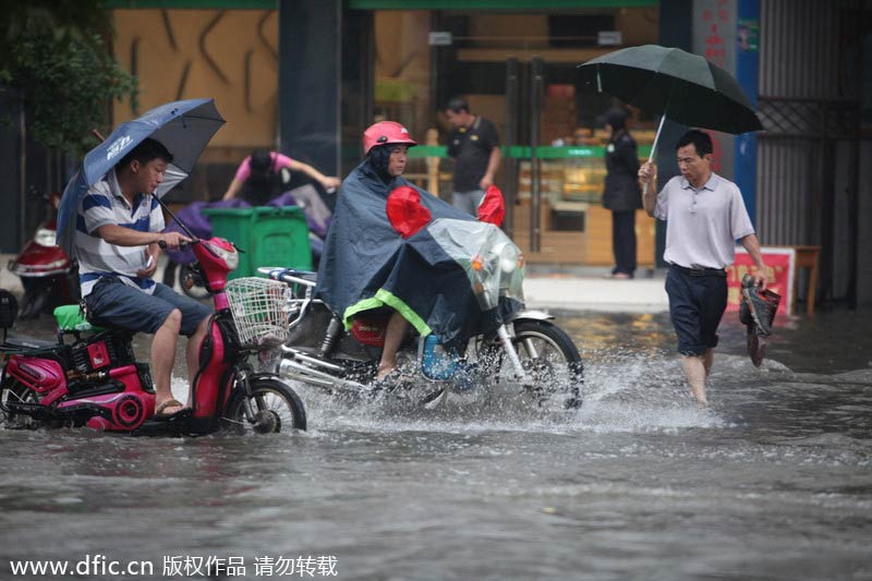 Torrential rain hits S China's Guangxi