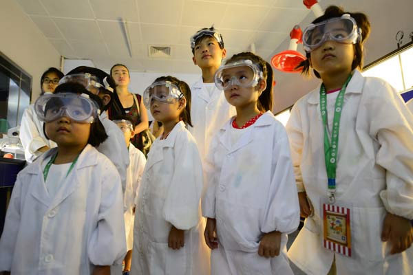 Science study trips and experiment kits gain popularity in China