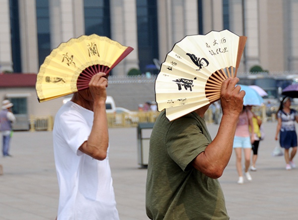 From umbrellas to water fountains: Escaping the scorching summer