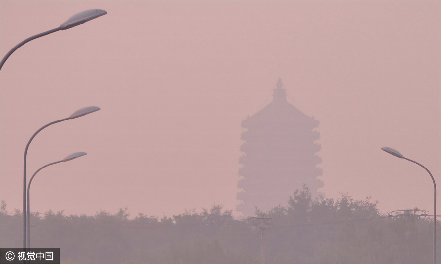 Heavy smog returns to Beijing