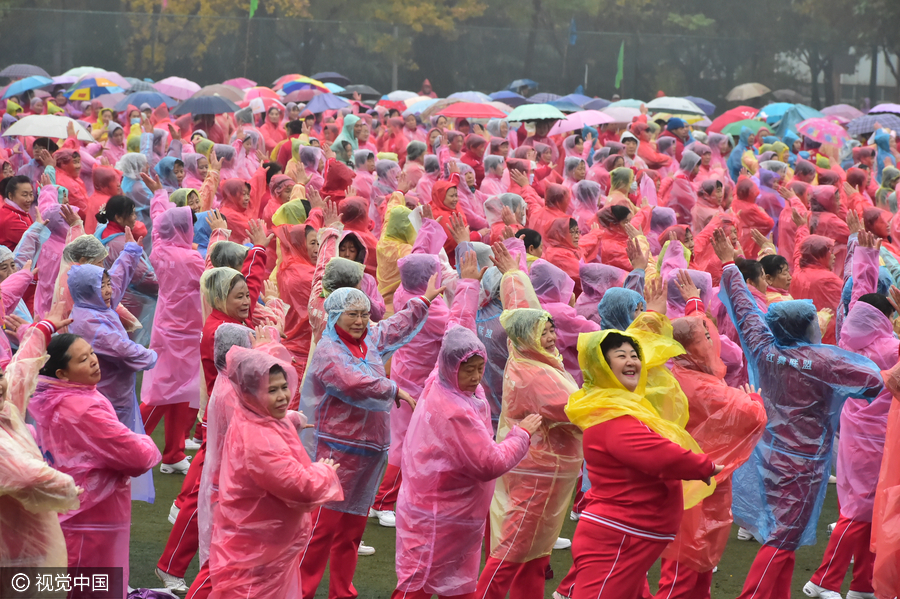 50,000 people set new Guinness square dance record