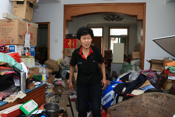 Retiree's recycling drive keeps children in school