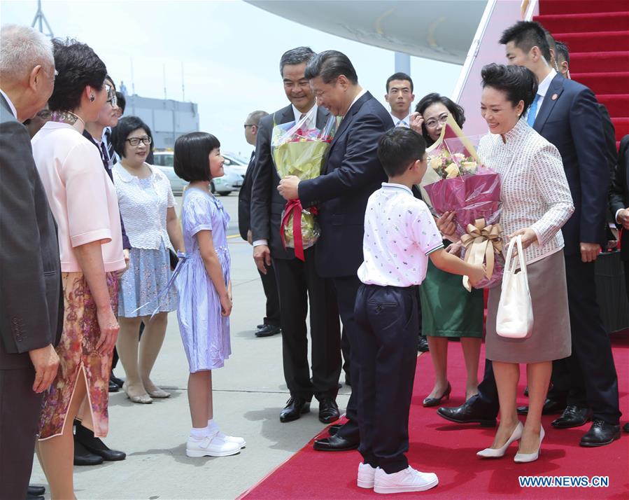 Xi arrives in Hong Kong for 20th return anniversary