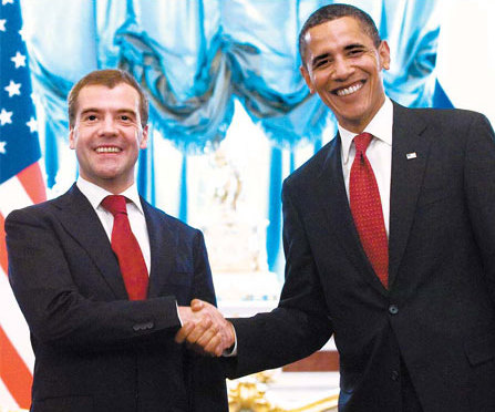 Obama, Medvedev agree to cut nuclear arms