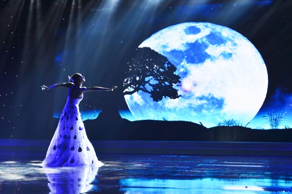 Yunnan brings Lunar New Year show to Laos