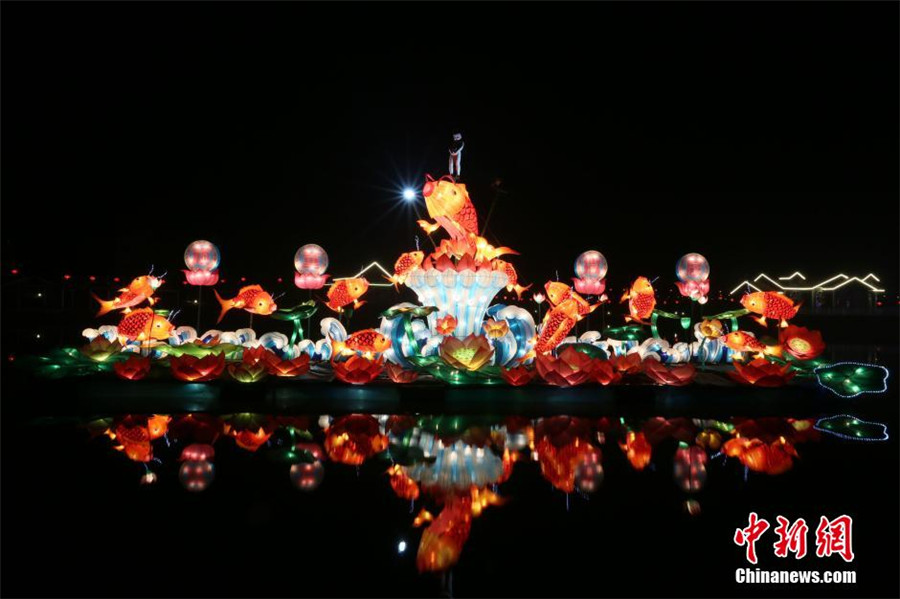 Lantern show held in Chongqing to embrace New Year