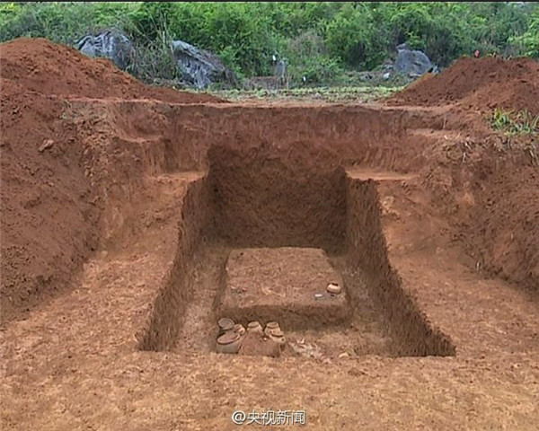 2,000-years-old tomb found in S China