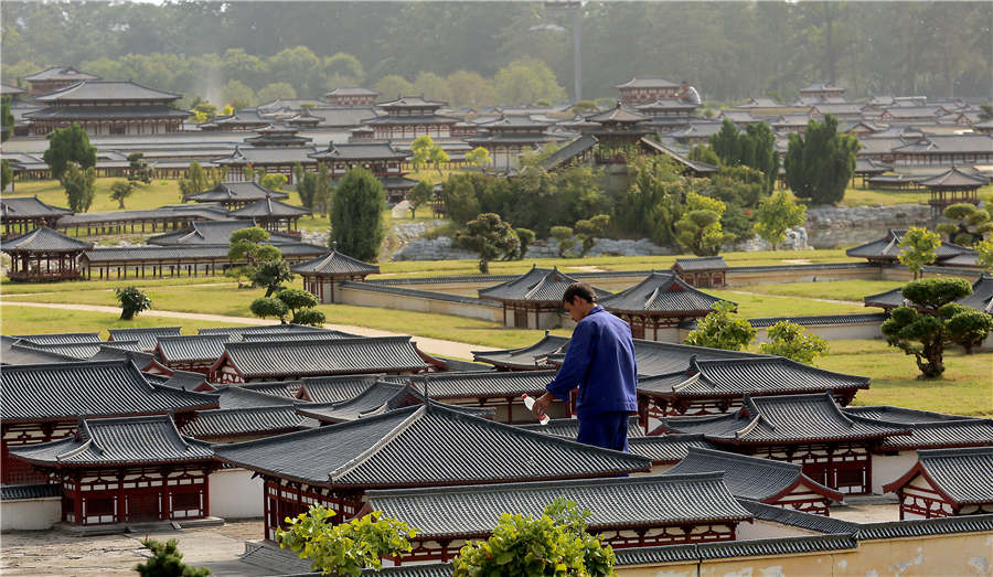 Miniature replica of Daming Palace shows Tang Dynasty's craftsmanship