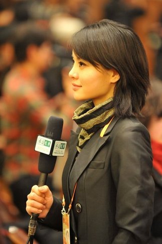 2010兩會：女記者身影