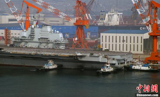 中國(guó)第一艘航母平臺(tái)今日交付海軍