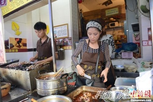 成都“魷魚(yú)西施”迷倒食客　民間西施大PK