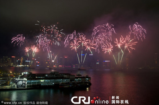 香港煙花賀歲 歷時23分鐘燃近4萬煙花彈