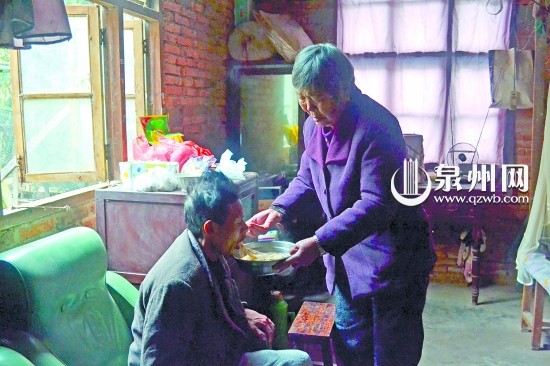 收養(yǎng)殘障孤兒43年八旬老太書寫人間大愛