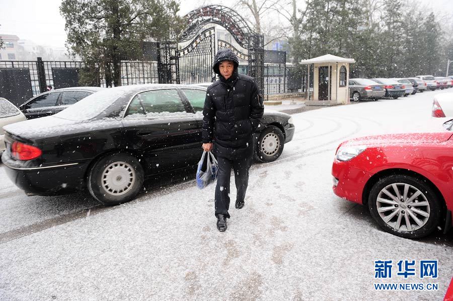 “雪花紛飛看京城”：北京大部地區(qū)迎來降雪