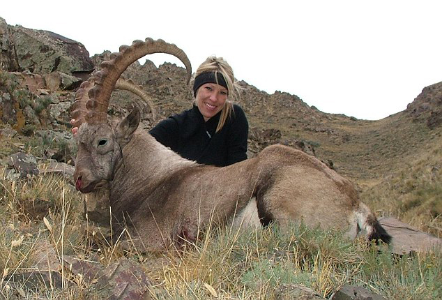 美女獵人射殺超70種動物 堅稱獵殺為保護