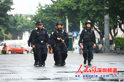 深圳特警學(xué)習(xí)香港沖鋒隊 25日起上路武裝巡邏