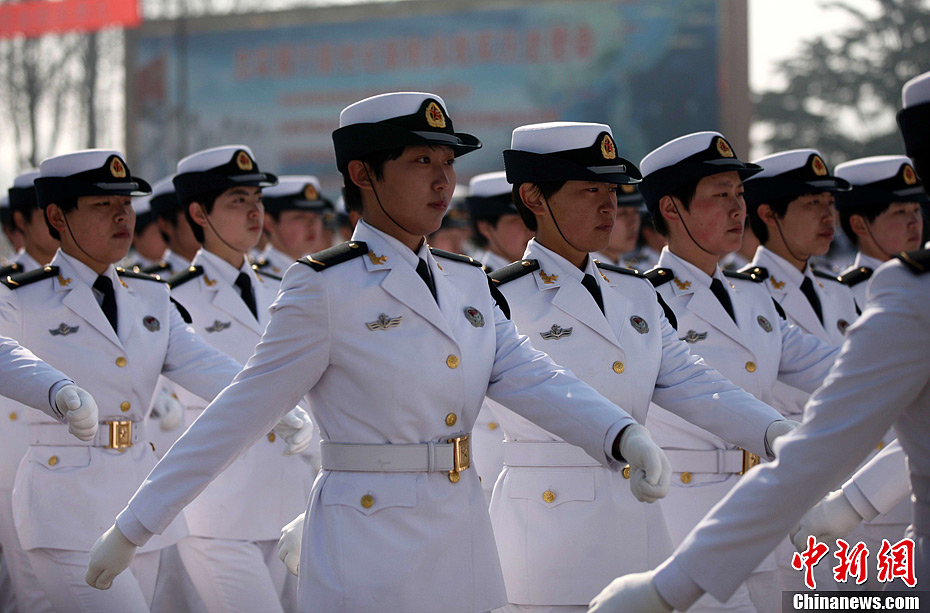 中國(guó)海軍北海艦隊(duì)新兵威武亮相（組圖）