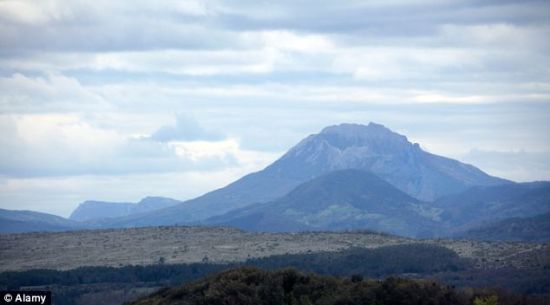 法國(guó)擔(dān)心游人涌入封鎖圣山：據(jù)稱可躲避世界末日