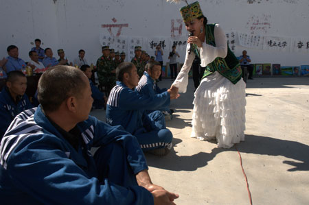 青河縣“文化陽光”進(jìn)高墻，文化生活無處不在