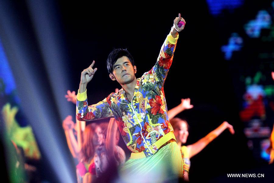 Singer Jay Chou holds concert in Tianjin