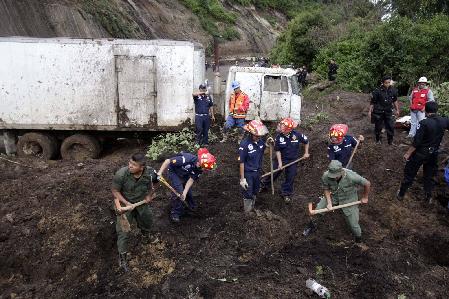 危地馬拉山體滑坡致38人死50人被埋