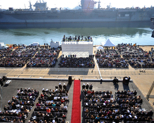 美國(guó)海軍世界第一艘核航母企業(yè)號(hào)正式退役(圖)