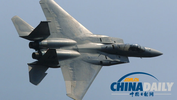 美國(guó)F-15戰(zhàn)機(jī)墜入日本附近海域 飛機(jī)員安全彈射出艙