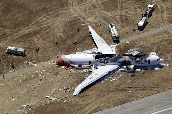 韓國客機(jī)墜毀致28名中國乘客受傷 10人較嚴(yán)重