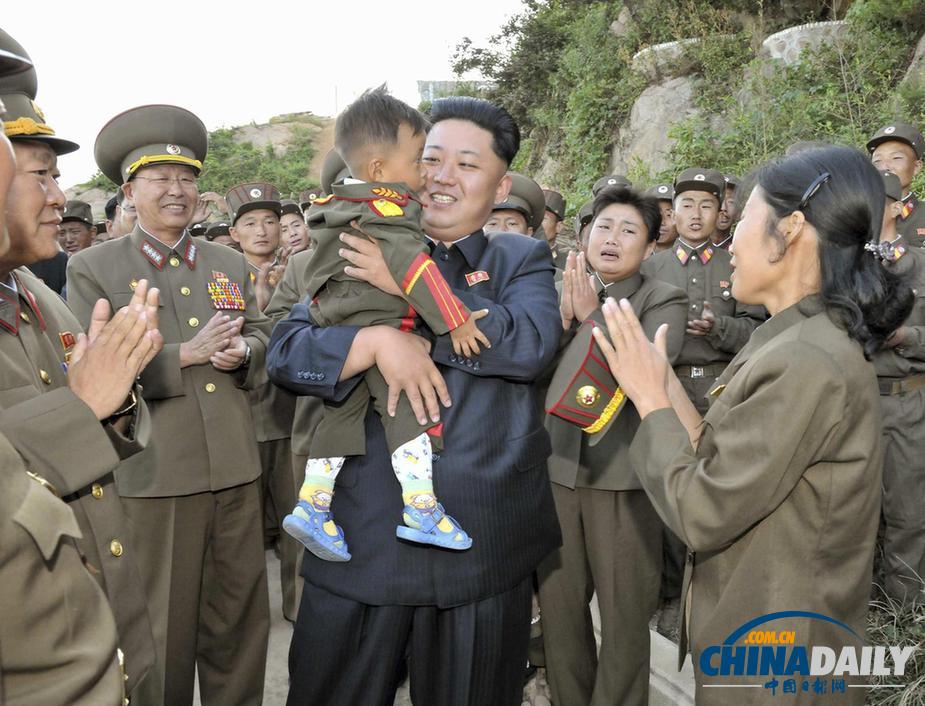 金正恩再次訪問曾炮擊延坪島的朝鮮部隊(duì)（高清組圖）