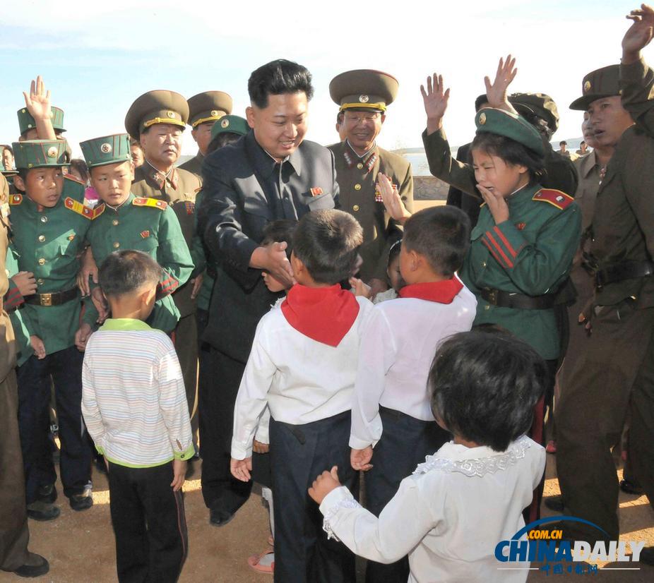 金正恩再次訪問曾炮擊延坪島的朝鮮部隊(duì)（高清組圖）