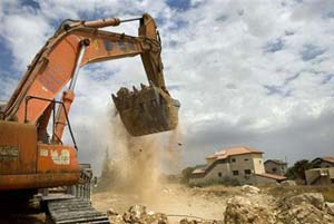 Israelis, Palestinian West Bank residents say no compromise on settlements