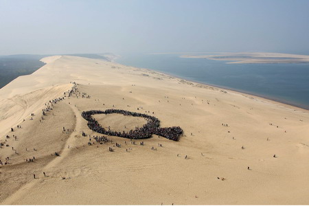 'Big Tree' formed to mark Earth Day