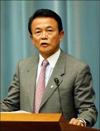 日本首相麻生指責(zé)老年人易生病惹爭(zhēng)議