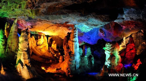 Karst cave in central China attracts visitors