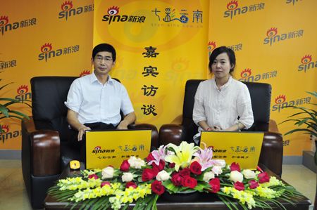 Prefecture Secretary interacts with netizens