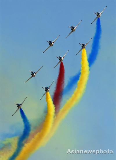 Aerobatic displays for Changchun's aviation open day