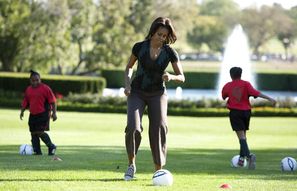 US first lady shows off soccer skills at WH